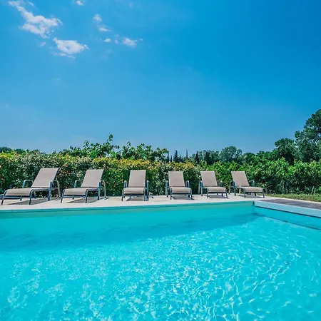 Mazet Au Calme -piscine Privee-grand Jardin Arbore Holiday home Saint-Quentin-la-Poterie