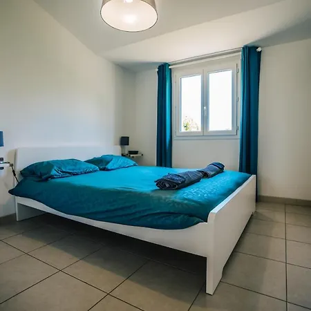 Mazet Au Calme -piscine Privee-grand Jardin Arbore Holiday home *